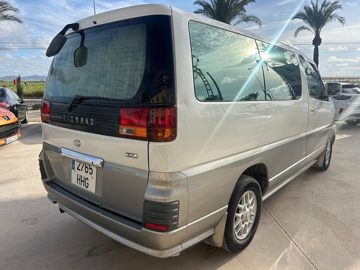 NISSAN ELGRAND HIGHWAY STAR 3.2 TDI AUTO SPANISH RHD IN SPAIN 124K 8 SEATS 1997